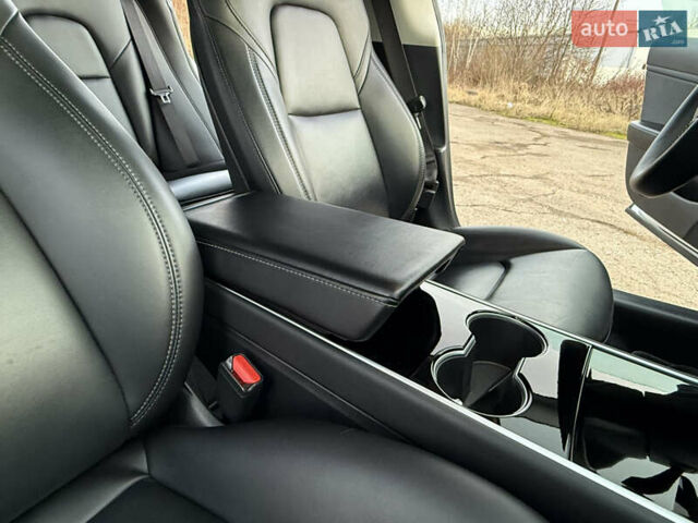 Белый Тесла Модель 3, объемом двигателя 0 л и пробегом 139 тыс. км за 17750 $, фото 27 на Automoto.ua