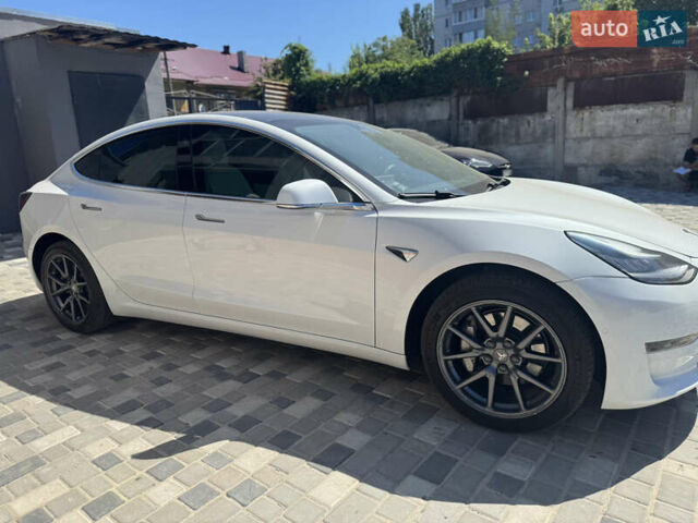 Білий Тесла Модель 3, об'ємом двигуна 0 л та пробігом 67 тис. км за 14800 $, фото 7 на Automoto.ua