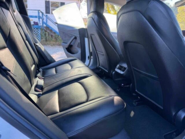 Білий Тесла Модель 3, об'ємом двигуна 0 л та пробігом 46 тис. км за 8000 $, фото 11 на Automoto.ua