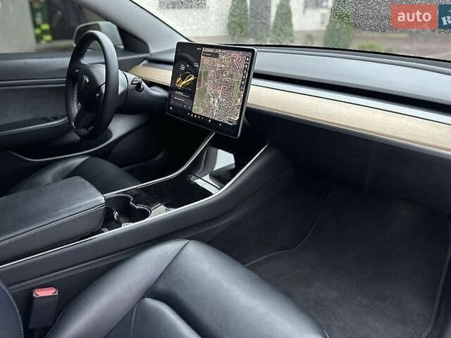 Білий Тесла Модель 3, об'ємом двигуна 0 л та пробігом 80 тис. км за 9800 $, фото 2 на Automoto.ua