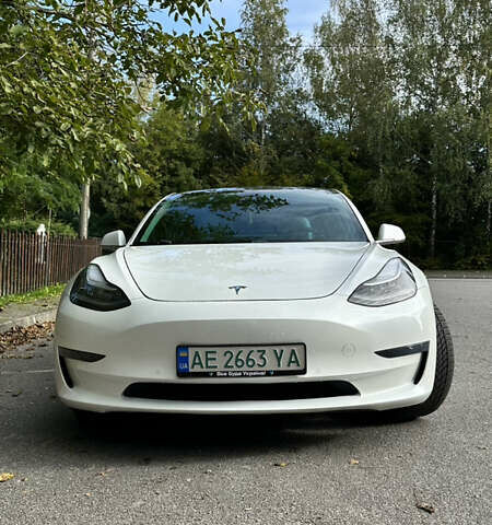 Белый Тесла Модель 3, объемом двигателя 0 л и пробегом 31 тыс. км за 17300 $, фото 1 на Automoto.ua