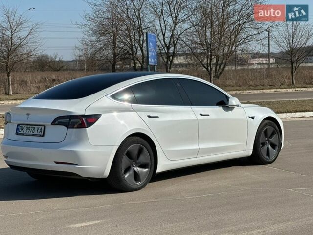 Белый Тесла Модель 3, объемом двигателя 0 л и пробегом 196 тыс. км за 14400 $, фото 6 на Automoto.ua