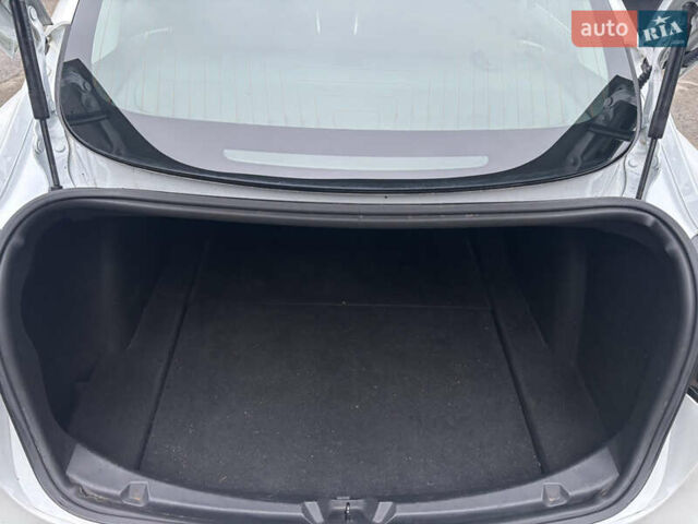 Білий Тесла Модель 3, об'ємом двигуна 0 л та пробігом 208 тис. км за 16500 $, фото 13 на Automoto.ua