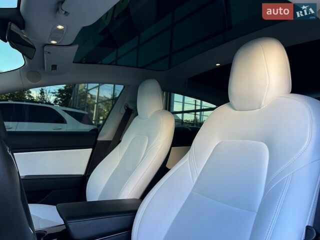 Белый Тесла Модель 3, объемом двигателя 0 л и пробегом 120 тыс. км за 15500 $, фото 11 на Automoto.ua