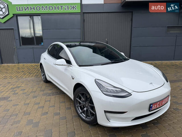 Белый Тесла Модель 3, объемом двигателя 0 л и пробегом 132 тыс. км за 17900 $, фото 27 на Automoto.ua
