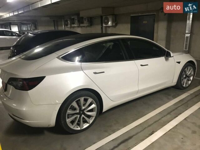 Білий Тесла Модель 3, об'ємом двигуна 0 л та пробігом 37 тис. км за 19390 $, фото 2 на Automoto.ua
