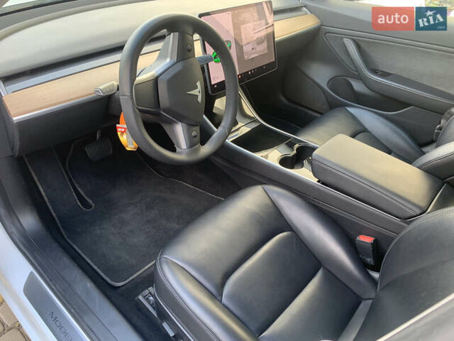 Белый Тесла Модель 3, объемом двигателя 0 л и пробегом 119 тыс. км за 18300 $, фото 6 на Automoto.ua