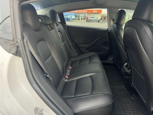 Белый Тесла Модель 3, объемом двигателя 0 л и пробегом 166 тыс. км за 14400 $, фото 15 на Automoto.ua