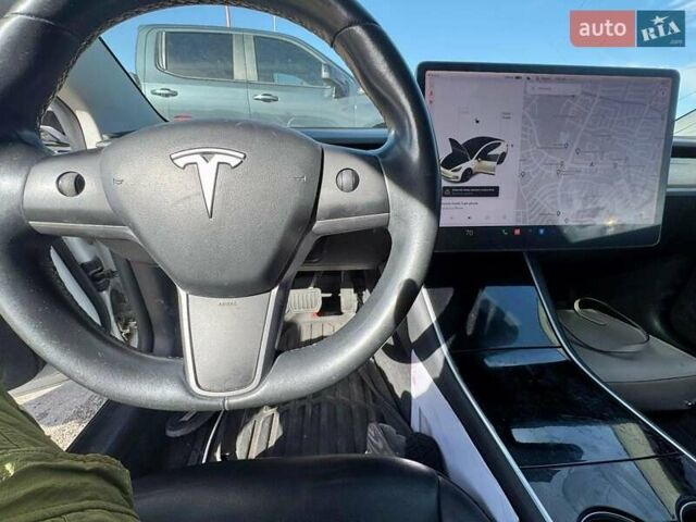 Белый Тесла Модель 3, объемом двигателя 0 л и пробегом 129 тыс. км за 4900 $, фото 8 на Automoto.ua