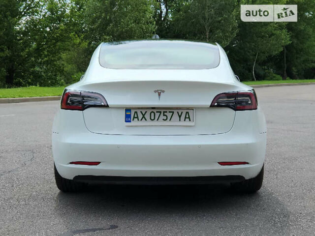 Белый Тесла Модель 3, объемом двигателя 0 л и пробегом 135 тыс. км за 17200 $, фото 5 на Automoto.ua