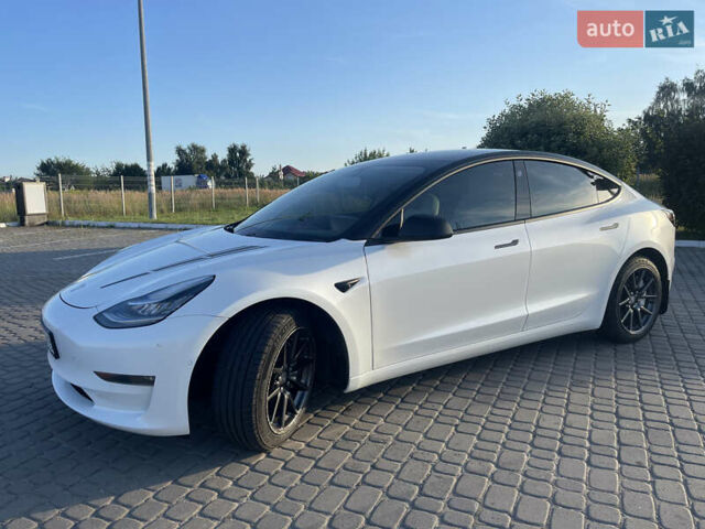 Белый Тесла Модель 3, объемом двигателя 0 л и пробегом 107 тыс. км за 17500 $, фото 2 на Automoto.ua
