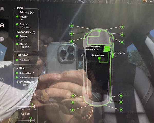 Белый Тесла Модель 3, объемом двигателя 0 л и пробегом 101 тыс. км за 14600 $, фото 26 на Automoto.ua