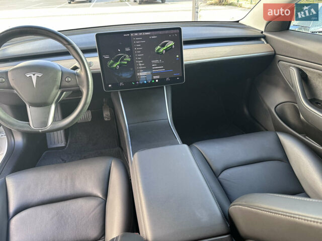 Белый Тесла Модель 3, объемом двигателя 0 л и пробегом 80 тыс. км за 23950 $, фото 18 на Automoto.ua