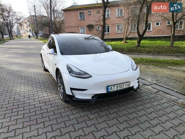 Белый Тесла Модель 3, объемом двигателя 0 л и пробегом 250 тыс. км за 14300 $, фото 1 на Automoto.ua