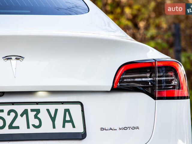 Белый Тесла Модель 3, объемом двигателя 0 л и пробегом 146 тыс. км за 17500 $, фото 18 на Automoto.ua