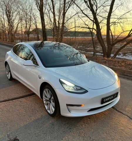 Белый Тесла Модель 3, объемом двигателя 0 л и пробегом 62 тыс. км за 22400 $, фото 1 на Automoto.ua