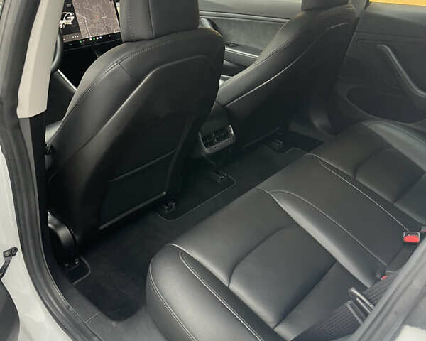 Белый Тесла Модель 3, объемом двигателя 0 л и пробегом 177 тыс. км за 17500 $, фото 18 на Automoto.ua