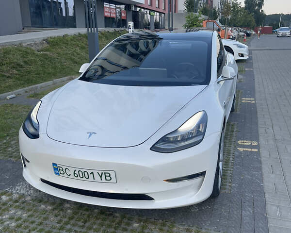 Білий Тесла Модель 3, об'ємом двигуна 0 л та пробігом 101 тис. км за 22500 $, фото 12 на Automoto.ua