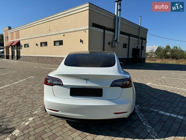 Белый Тесла Модель 3, объемом двигателя 0 л и пробегом 112 тыс. км за 16500 $, фото 10 на Automoto.ua