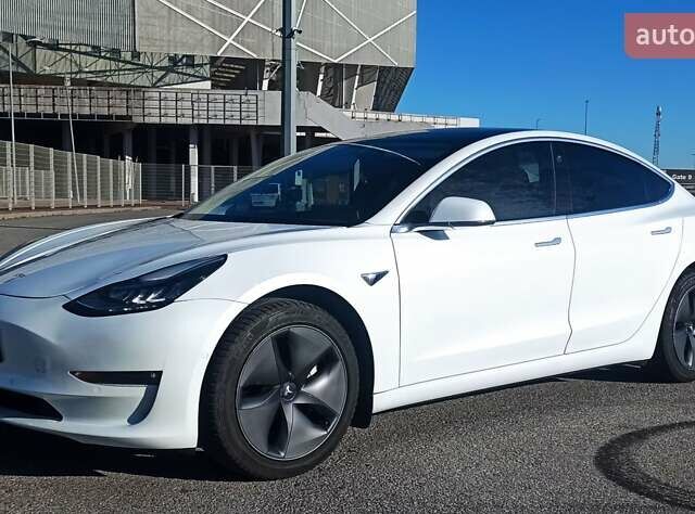 Білий Тесла Модель 3, об'ємом двигуна 0 л та пробігом 66 тис. км за 19000 $, фото 8 на Automoto.ua