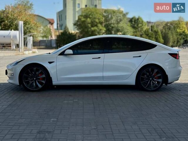 Белый Тесла Модель 3, объемом двигателя 0 л и пробегом 78 тыс. км за 20999 $, фото 7 на Automoto.ua