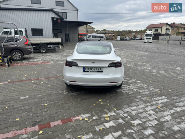 Белый Тесла Модель 3, объемом двигателя 0 л и пробегом 150 тыс. км за 15500 $, фото 5 на Automoto.ua