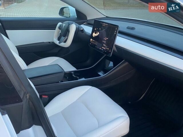 Білий Тесла Модель 3, об'ємом двигуна 0 л та пробігом 236 тис. км за 14300 $, фото 17 на Automoto.ua
