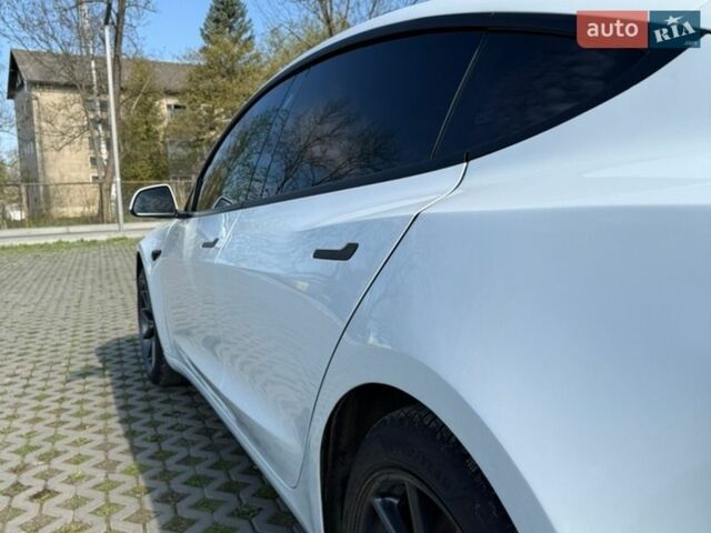 Белый Тесла Модель 3, объемом двигателя 0 л и пробегом 100 тыс. км за 13900 $, фото 25 на Automoto.ua