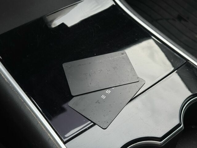 Белый Тесла Модель 3, объемом двигателя 0 л и пробегом 166 тыс. км за 14400 $, фото 20 на Automoto.ua