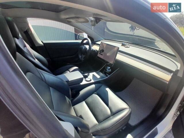 Білий Тесла Модель 3, об'ємом двигуна 0 л та пробігом 191 тис. км за 19000 $, фото 3 на Automoto.ua