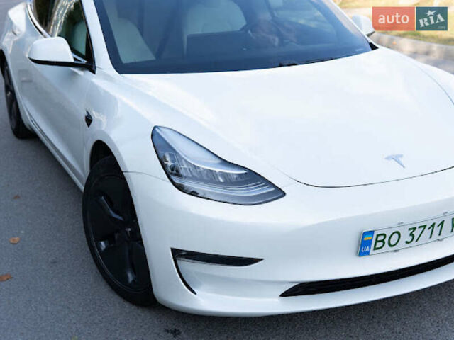 Тесла Модель 3 2019 в Львове на Automoto.ua Белый Тесла Модель 3, объемом двигателя 0 л и пробегом 80 тыс. км за 19900 $, фото 1 на Automoto.ua