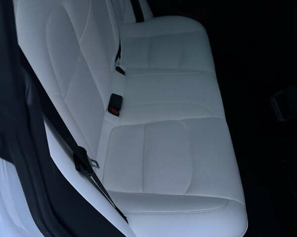 Белый Тесла Модель 3, объемом двигателя 0 л и пробегом 205 тыс. км за 16500 $, фото 3 на Automoto.ua