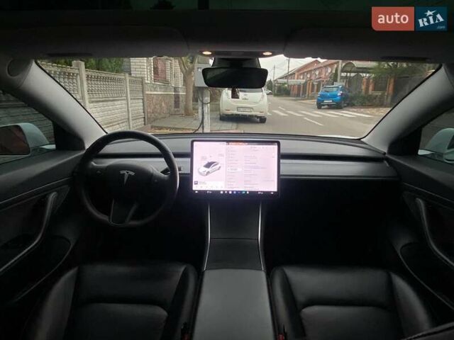 Білий Тесла Модель 3, об'ємом двигуна 0 л та пробігом 130 тис. км за 17200 $, фото 17 на Automoto.ua