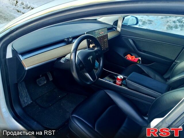 Белый Тесла Модель 3, объемом двигателя 0.2 л и пробегом 163 тыс. км за 13999 $, фото 5 на Automoto.ua