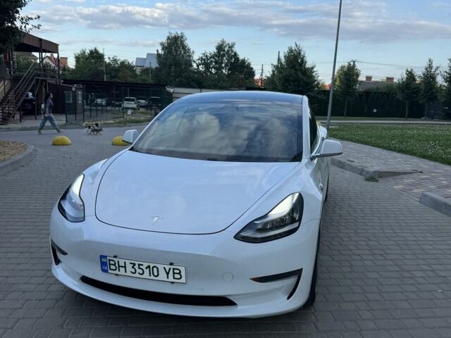 Белый Тесла Модель 3, объемом двигателя 0 л и пробегом 99 тыс. км за 15506 $, фото 1 на Automoto.ua