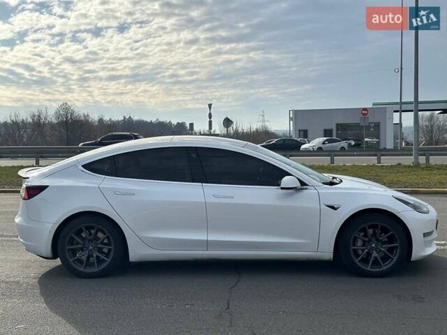 Белый Тесла Модель 3, объемом двигателя 0 л и пробегом 85 тыс. км за 17300 $, фото 6 на Automoto.ua