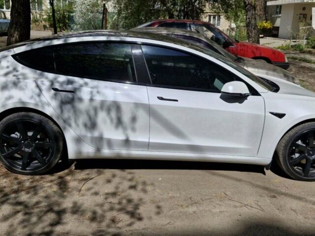 Білий Тесла Модель 3, об'ємом двигуна 0 л та пробігом 75 тис. км за 24800 $, фото 7 на Automoto.ua