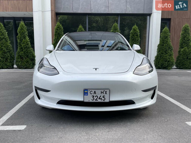 Белый Тесла Модель 3, объемом двигателя 0 л и пробегом 54 тыс. км за 16900 $, фото 1 на Automoto.ua