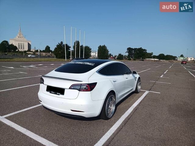Білий Тесла Модель 3, об'ємом двигуна 0 л та пробігом 48 тис. км за 24800 $, фото 28 на Automoto.ua
