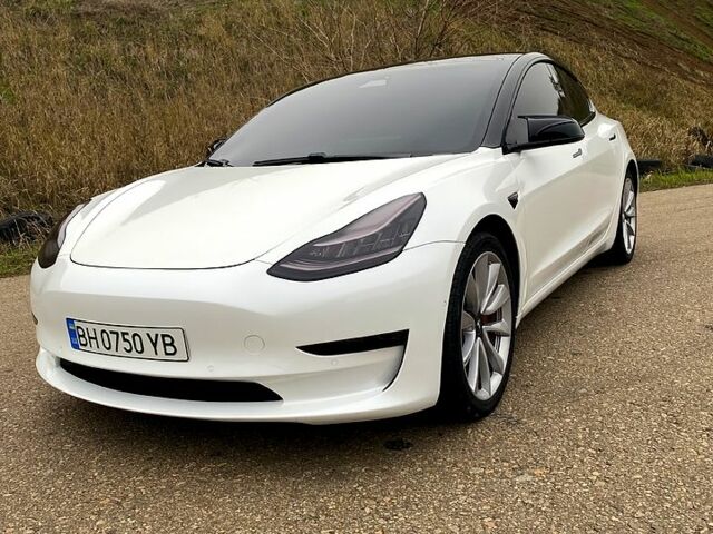 Белый Тесла Модель 3, объемом двигателя 0.44 л и пробегом 0 тыс. км за 19000 $, фото 3 на Automoto.ua