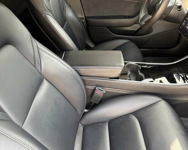 Белый Тесла Модель 3, объемом двигателя 0 л и пробегом 143 тыс. км за 18900 $, фото 23 на Automoto.ua