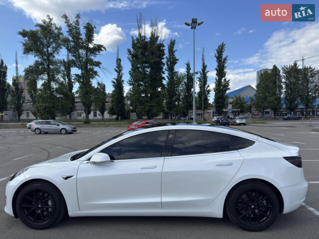 Белый Тесла Модель 3, объемом двигателя 0 л и пробегом 136 тыс. км за 15500 $, фото 12 на Automoto.ua