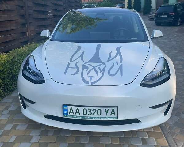 Белый Тесла Модель 3, объемом двигателя 0 л и пробегом 45 тыс. км за 18100 $, фото 1 на Automoto.ua