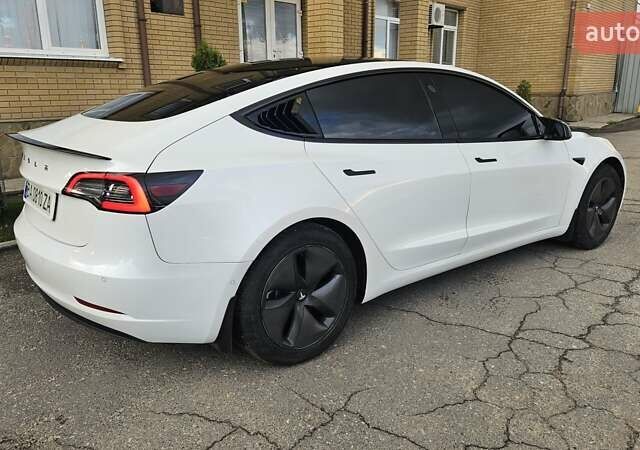 Білий Тесла Модель 3, об'ємом двигуна 0 л та пробігом 78 тис. км за 15300 $, фото 4 на Automoto.ua