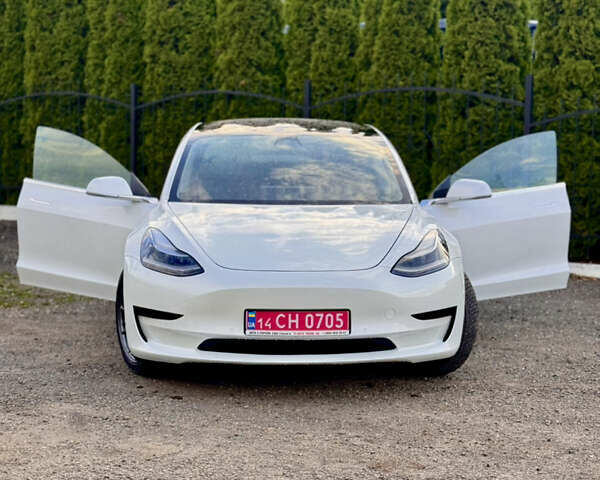 Белый Тесла Модель 3, объемом двигателя 0 л и пробегом 32 тыс. км за 22500 $, фото 23 на Automoto.ua