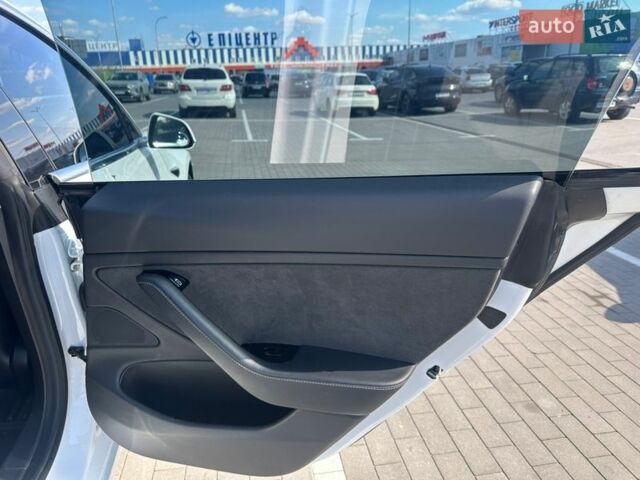 Белый Тесла Модель 3, объемом двигателя 0 л и пробегом 160 тыс. км за 17650 $, фото 14 на Automoto.ua