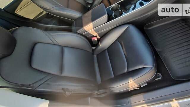 Белый Тесла Модель 3, объемом двигателя 0 л и пробегом 100 тыс. км за 19600 $, фото 6 на Automoto.ua