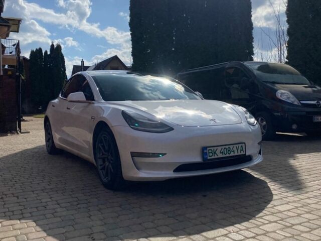 Белый Тесла Модель 3, объемом двигателя 0 л и пробегом 98 тыс. км за 17400 $, фото 1 на Automoto.ua