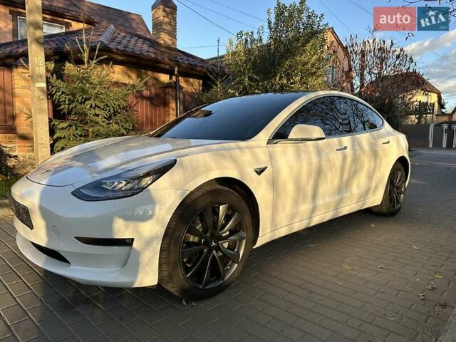 Белый Тесла Модель 3, объемом двигателя 0 л и пробегом 99 тыс. км за 19999 $, фото 40 на Automoto.ua