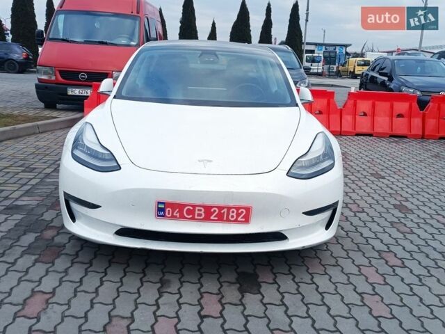 Білий Тесла Модель 3, об'ємом двигуна 0 л та пробігом 58 тис. км за 17999 $, фото 1 на Automoto.ua